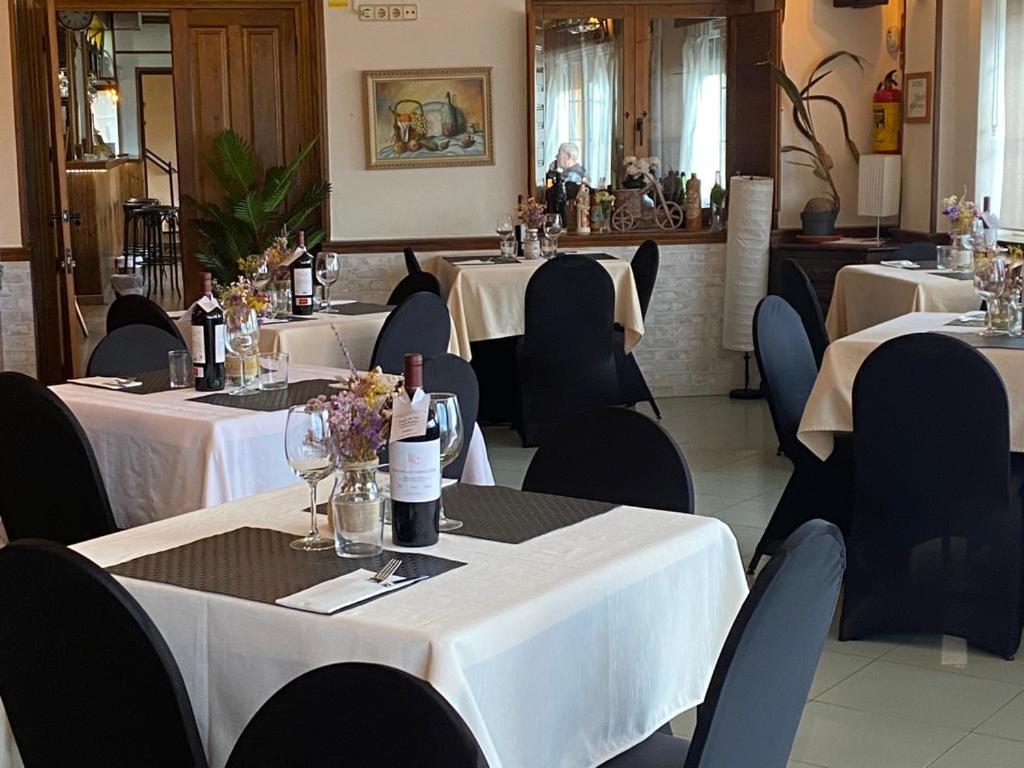 Hostal Mainz Piedralaves Eksteriør bilde
