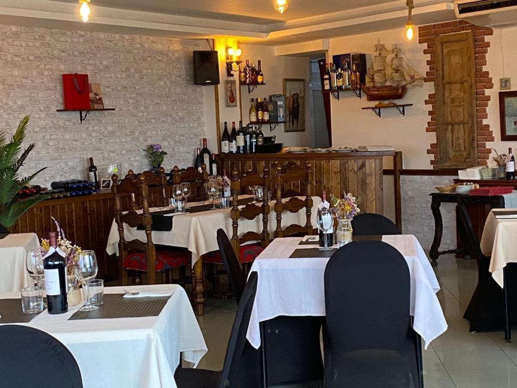 Hostal Mainz Piedralaves Eksteriør bilde