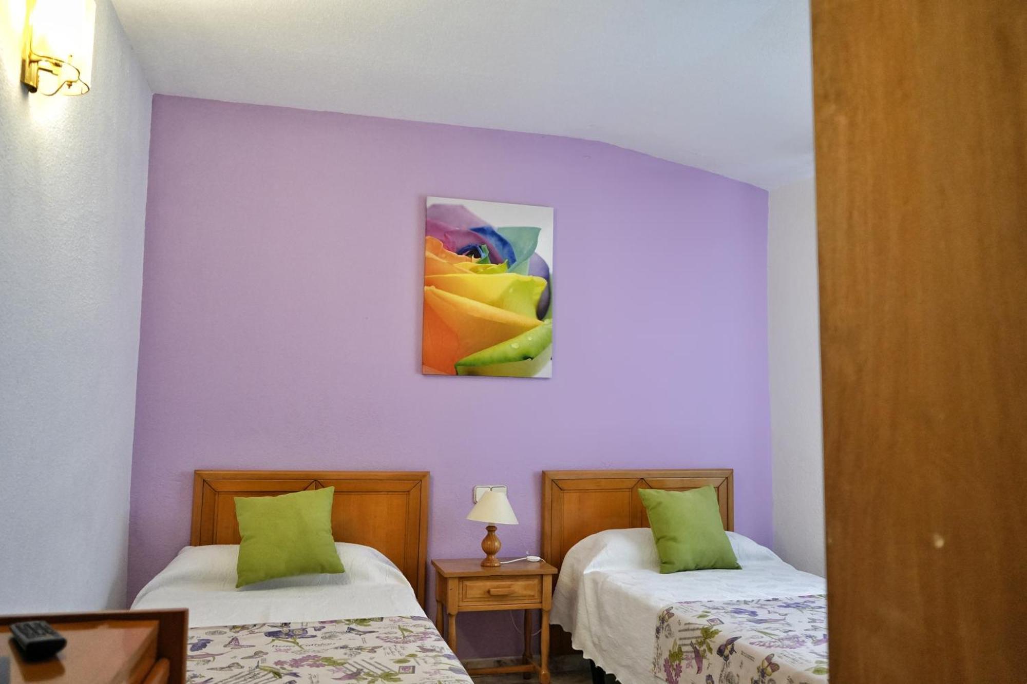 Hostal Mainz Piedralaves Eksteriør bilde