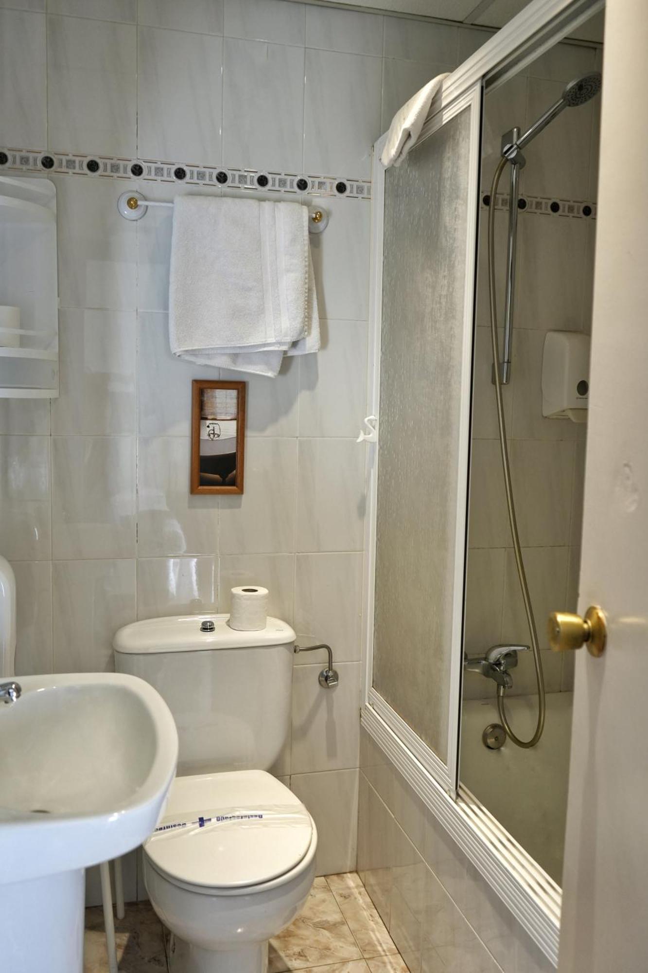 Hostal Mainz Piedralaves Eksteriør bilde