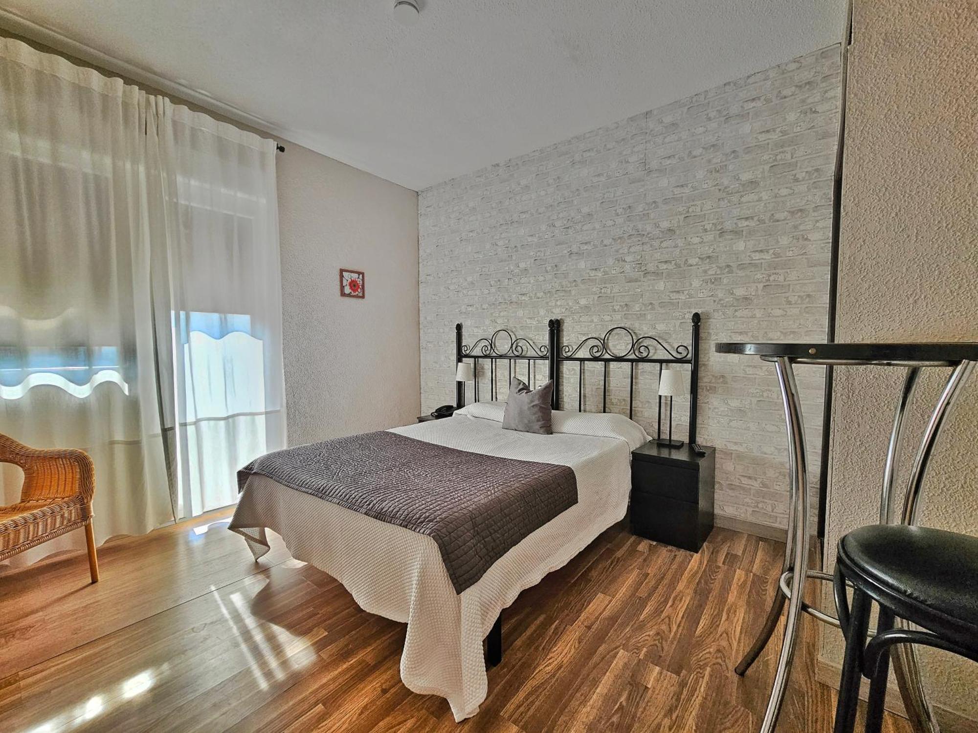 Hostal Mainz Piedralaves Eksteriør bilde
