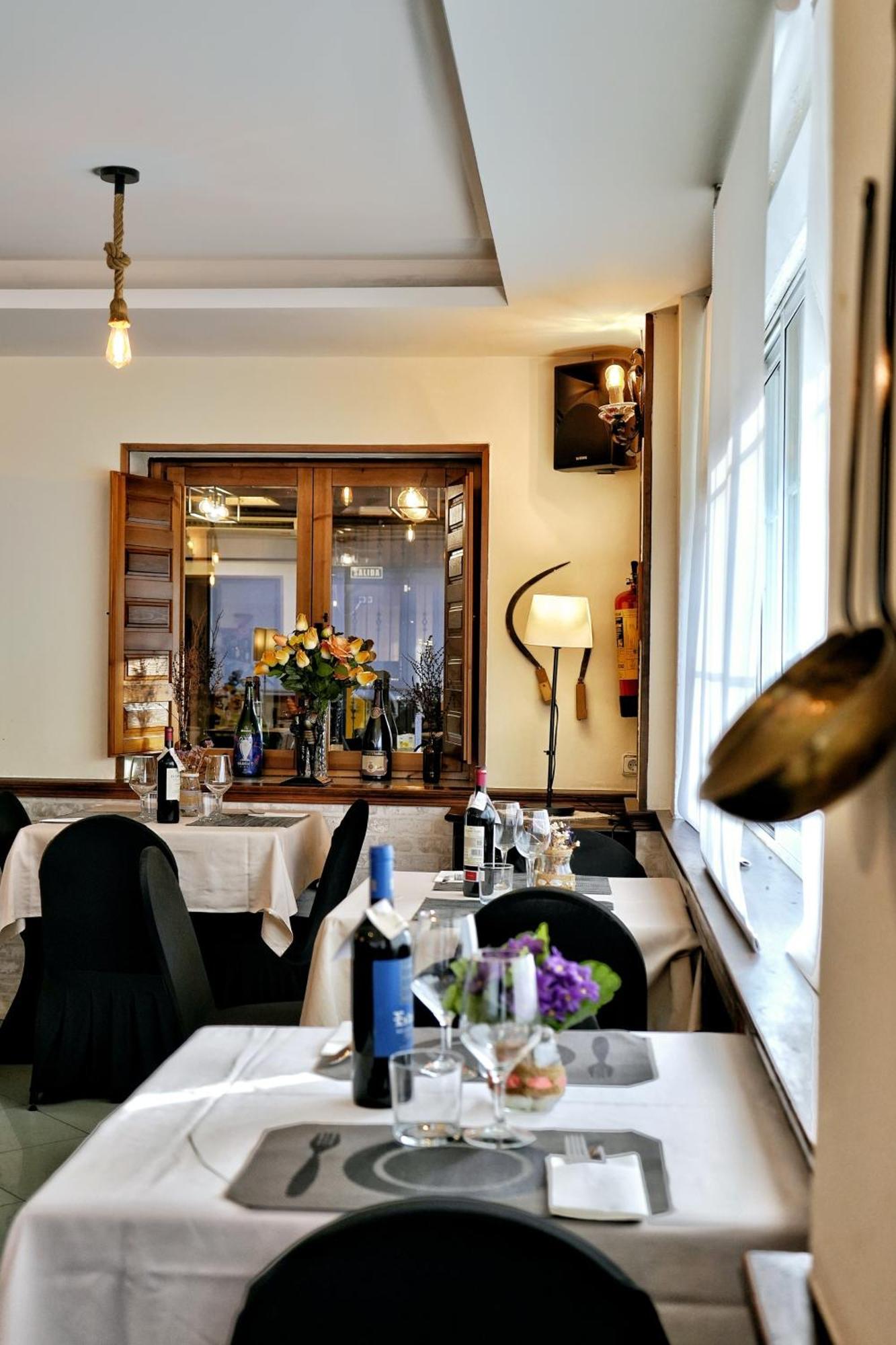 Hostal Mainz Piedralaves Eksteriør bilde